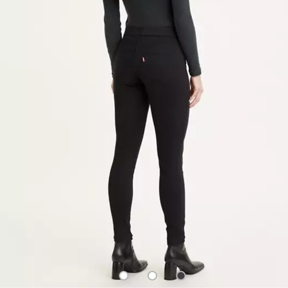 Women’s Levi’s Black Shaping Jean - Picture 2 of 8